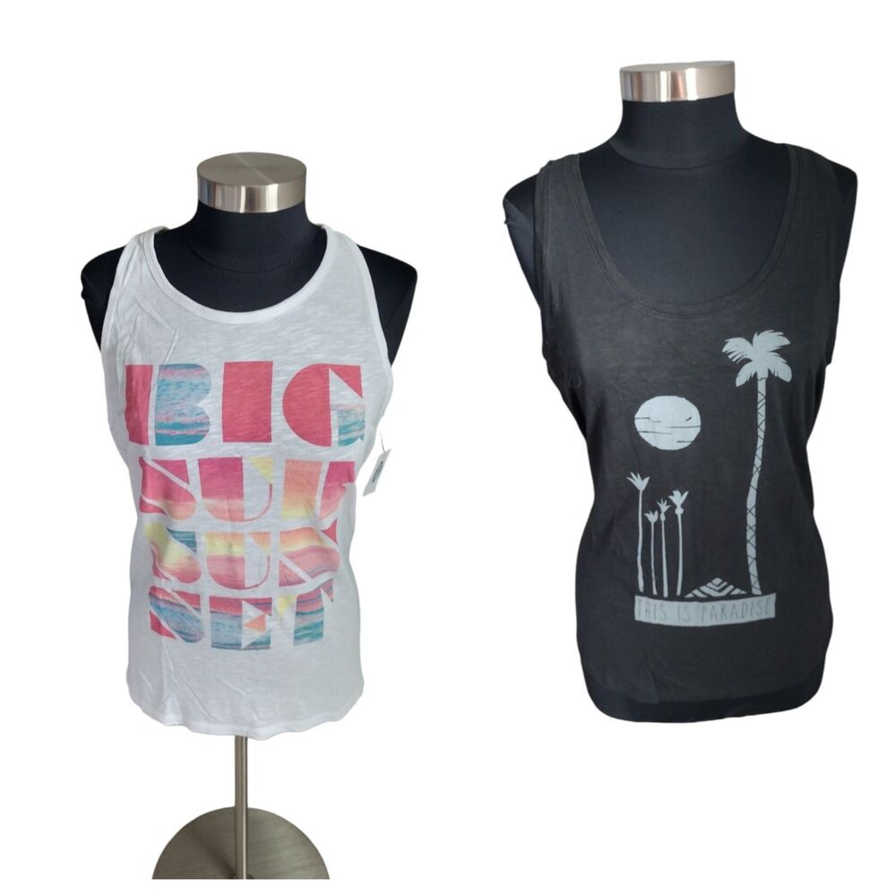 Old Navy One Lot of 2 Relaxed Fit Graphic Print Tank Tops Large Beach Coastal